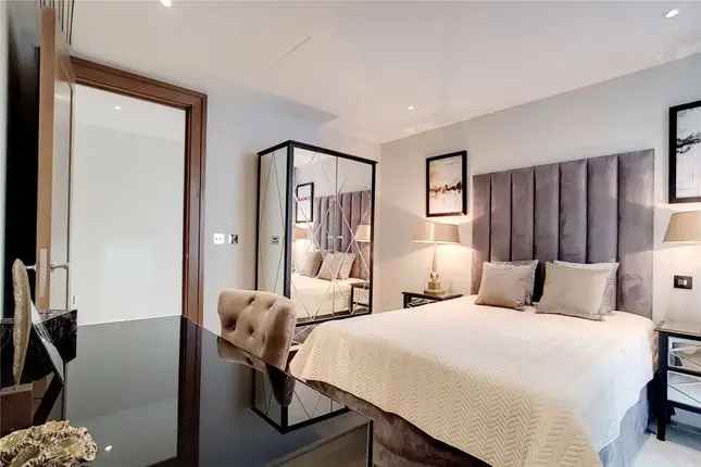 Luxury Flat Arundel Street London WC2R 998 sq ft