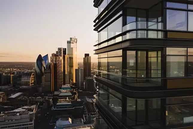 Luxury 2-Bedroom Penthouse Apartment with Terrace in Shoreditch