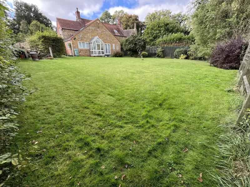Plot for Sale in Chacombe, Outline Planning Permission Granted