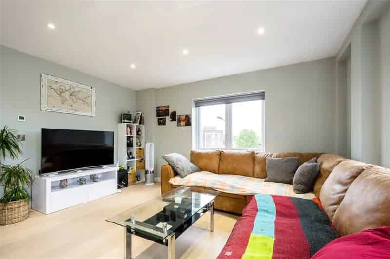 2 Bedroom Flat for Sale in London