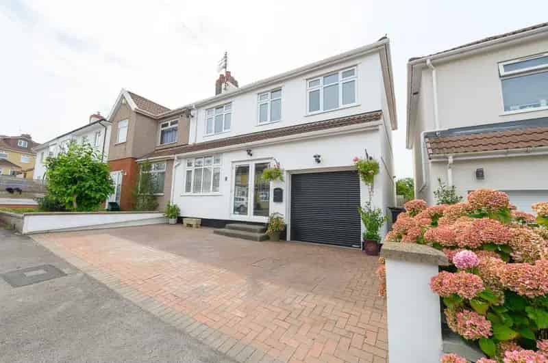 4 Bedroom House For Sale in Downend