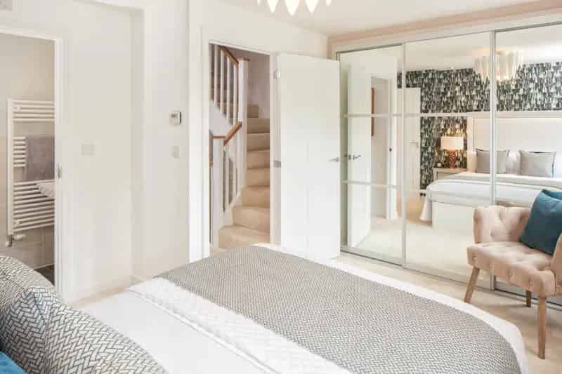 4 Bed House for Sale - Stunning 3 Floor Home with Ensuite and Driveway Parking