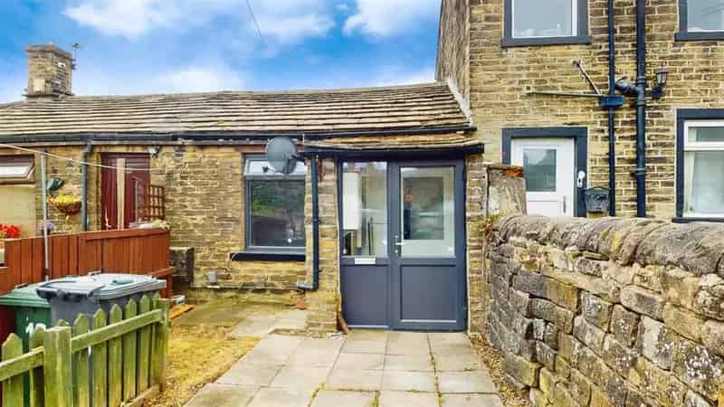 1 Bedroom Cottage for Sale - Newly Modernised
