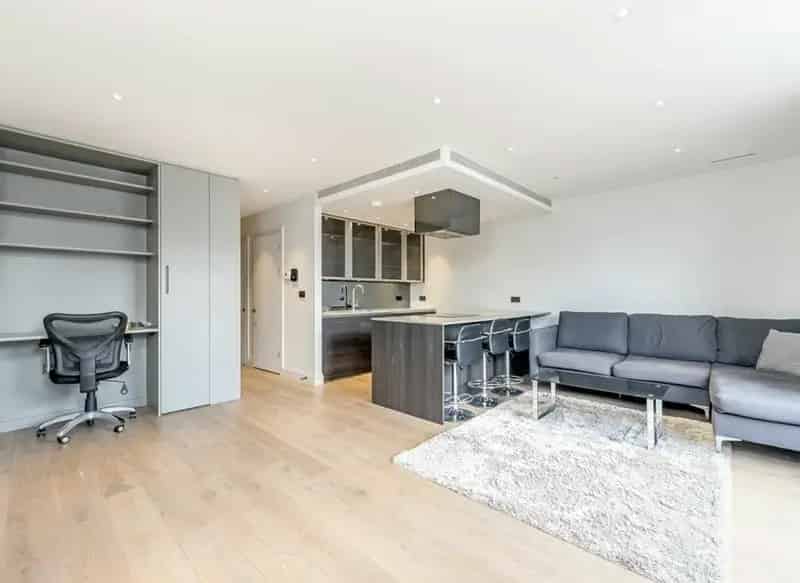 Stylish 2-Bed Apartment with Balcony in Sought-After Development