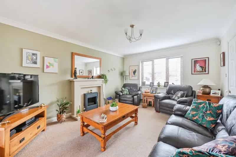 Four Bedroom Detached House in Mickleover Derbyshire
