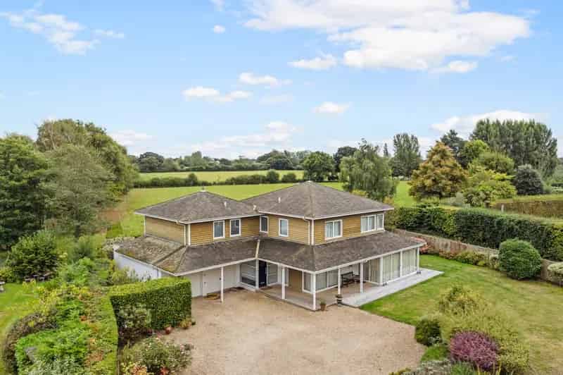 4 Bedroom Detached House for Sale in Birdham