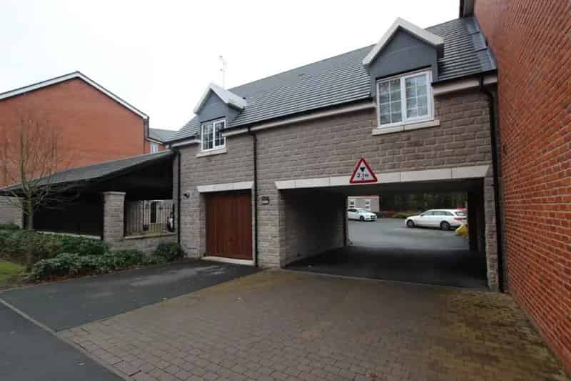 Modern Two Bedroom Apartment To Let