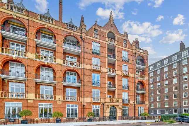 Flat for sale in Ranelagh Gardens, Hurlingham, Fulham, London SW6