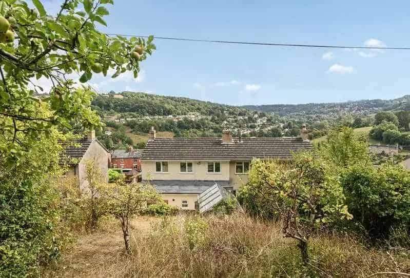 4 bed house for sale