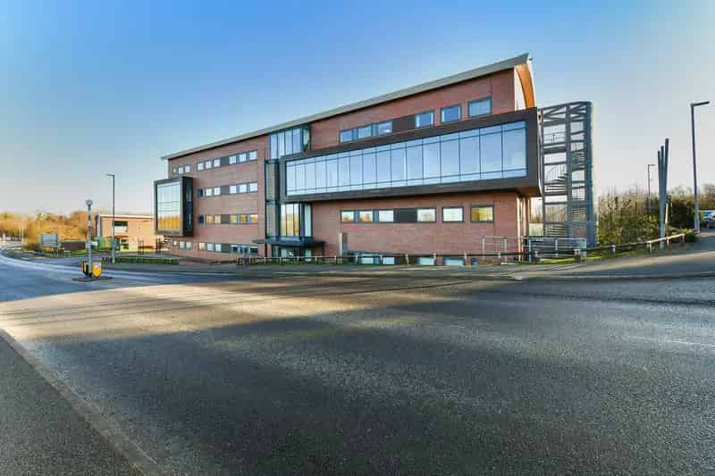 High Quality Refurbished Office Suite Mansfield 187 sq m