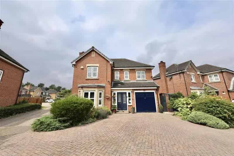 4 Bedroom Detached House for Sale - Ideal Family Home