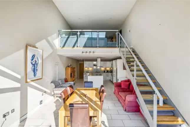 Townhouse for Sale Ilminster Gardens London SW11