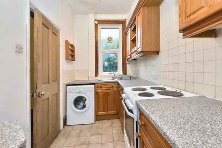 House For Sale in Leeds, England