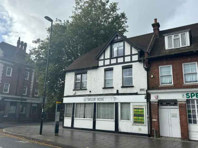 Class E Corner Building with Private Car Park Near Croydon