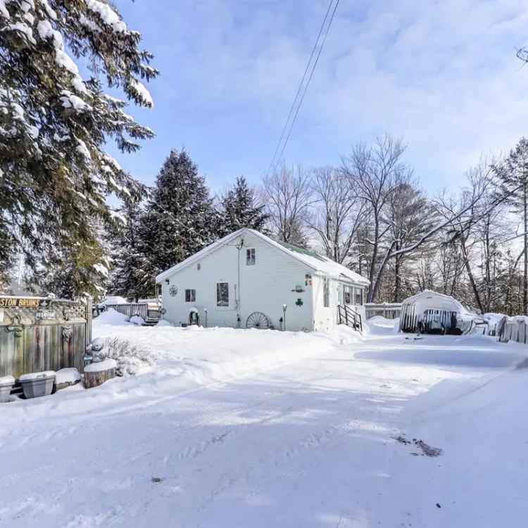 Lake MacDonald Cottage House for Sale