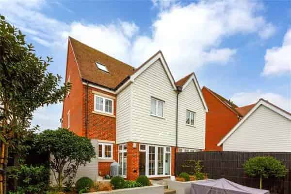 Four Bedroom Family Home in Hawkenbury Village