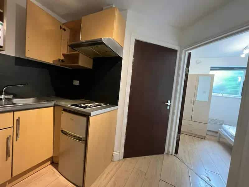 Ground Floor Flat near Warwick University - Furnished Studio