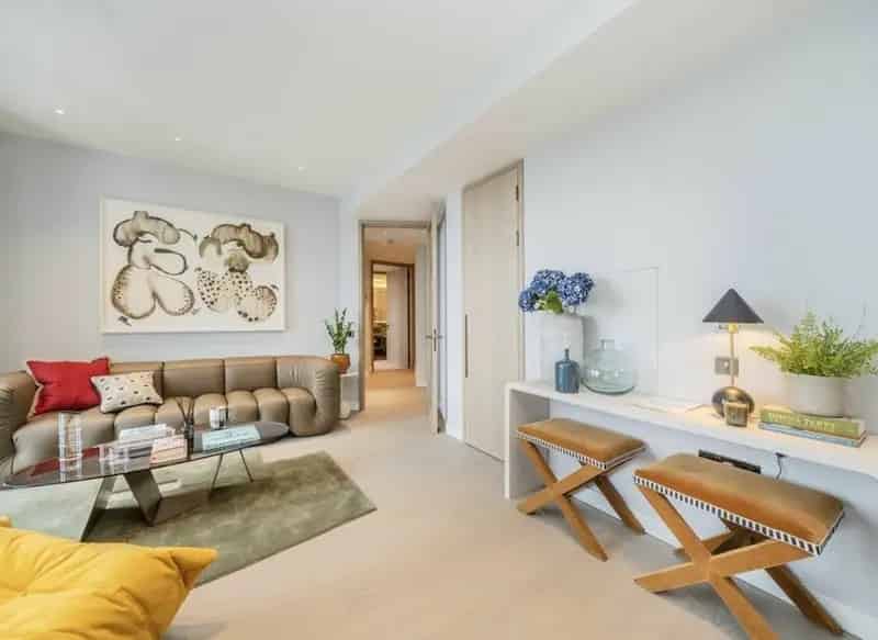 Luxury 2-Bed Apartment with Thames Views near Vauxhall