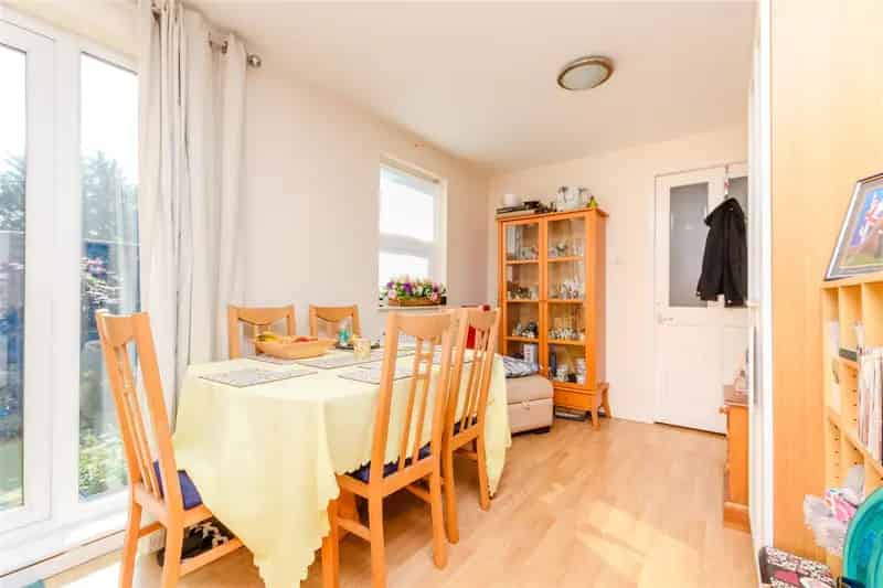 2 bedroom semi-detached bungalow for sale