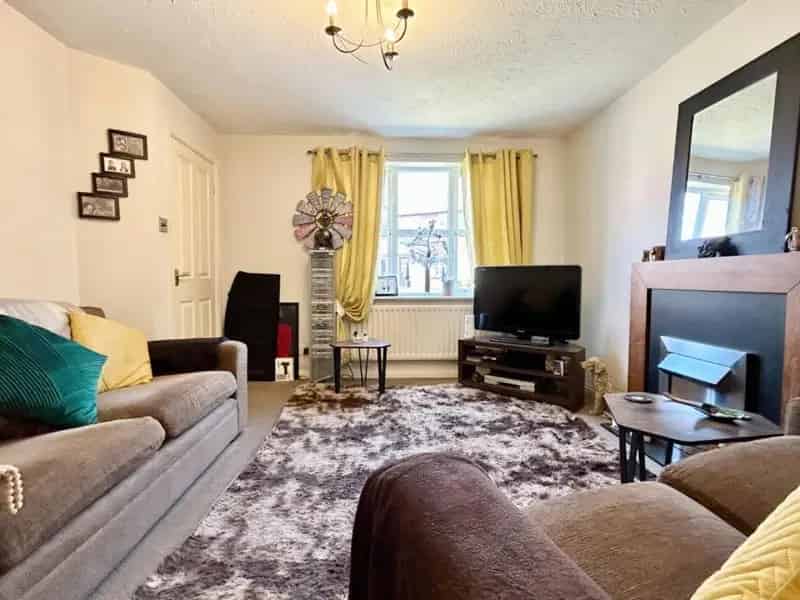 3 bed house for sale