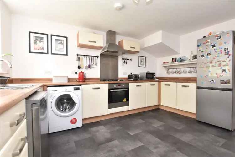 House For Sale in Leeds, England