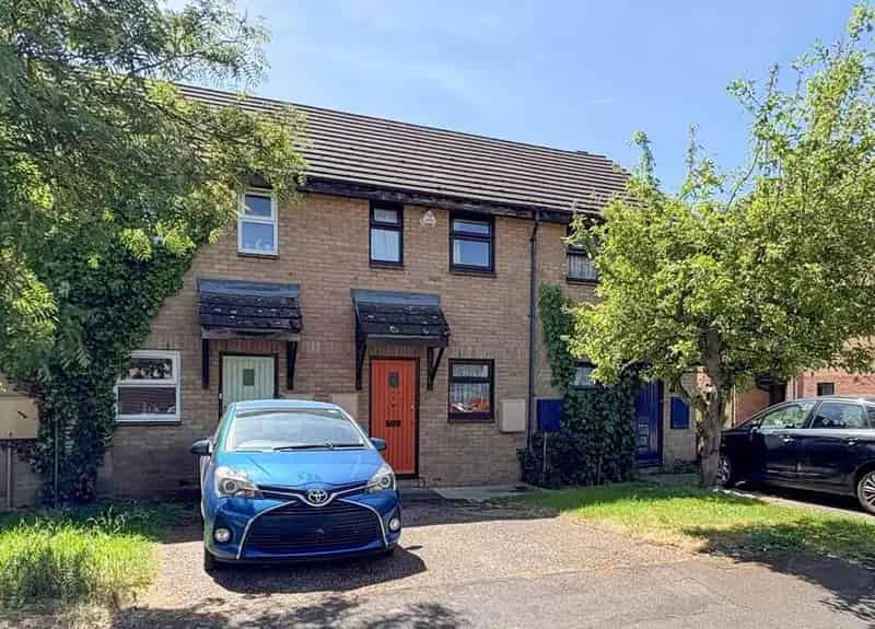 2 Bedroom Terraced House for Sale Near Cambridge Station