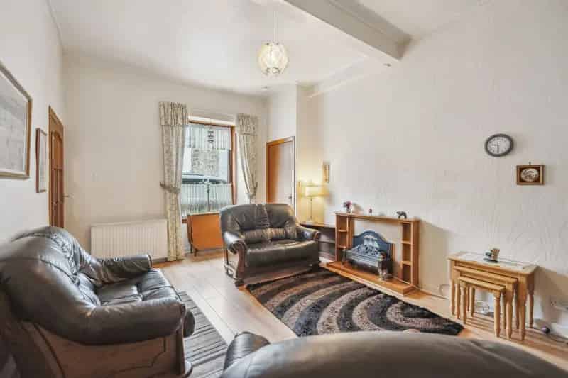 2 Bedroom Flat in Tillicoultry - Ideal for First Time Buyers