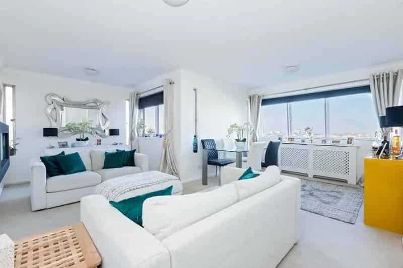 2 Bedroom Sea View Apartment Hove