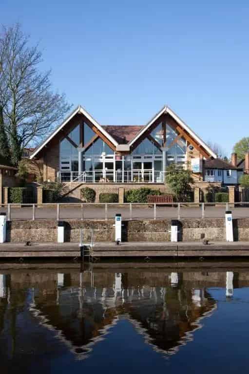Thameside House Offices: Modern River View Workspace