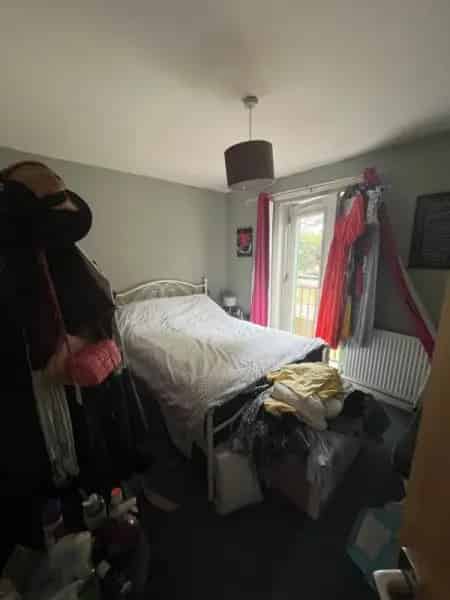 2 or 3 Bed House Swap  Garden Essential Near Train Station