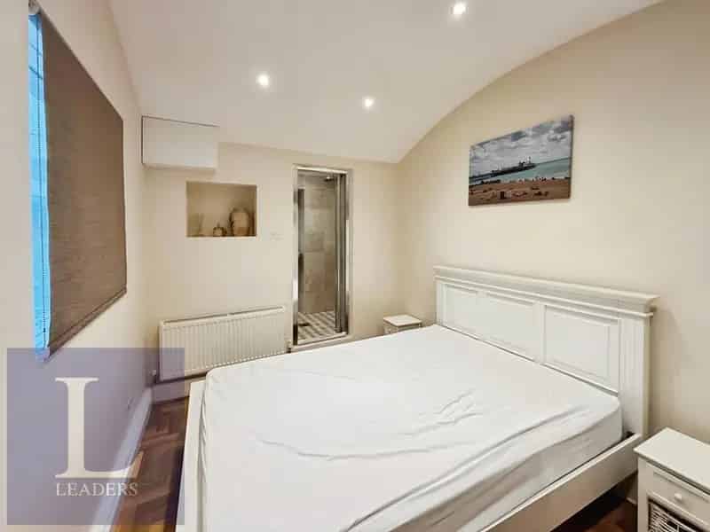 2 Bedroom Maisonette To Rent