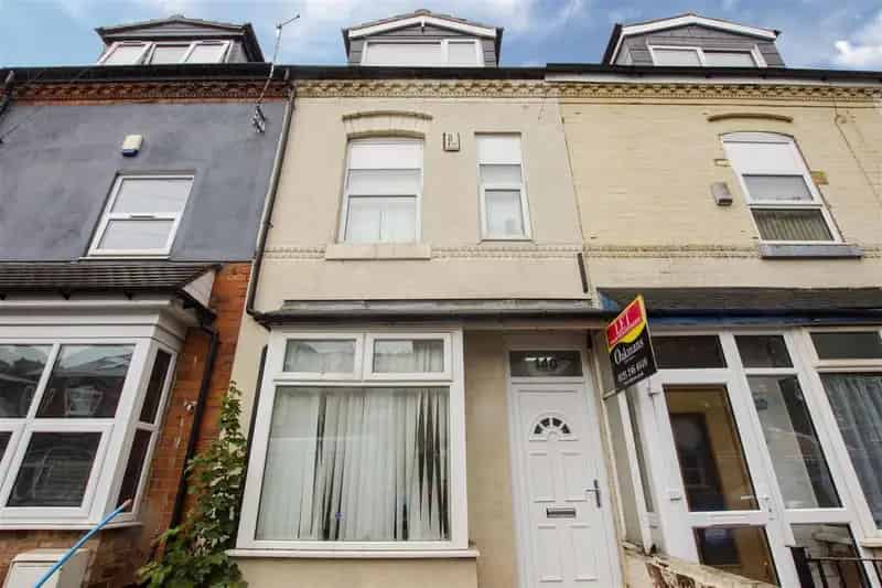 6 Bedroom Apartment to Rent Fully Managed