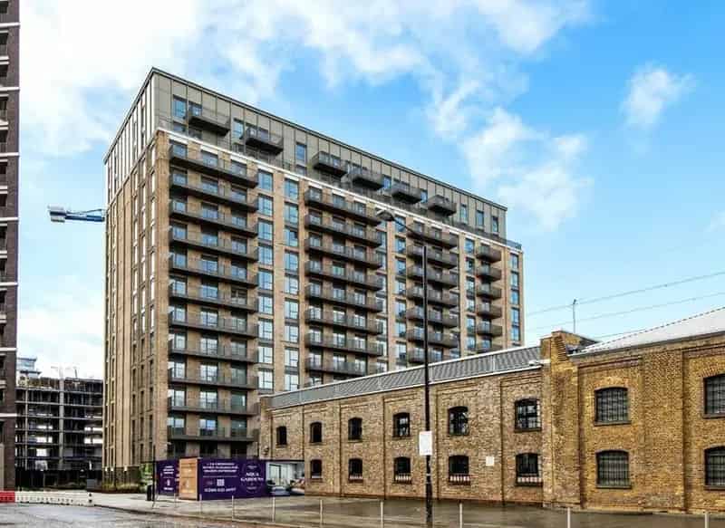 One Bedroom Apartment near Custom House DLR