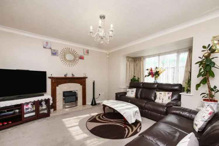3 Bedroom Detached House For Sale 967 SQ FT