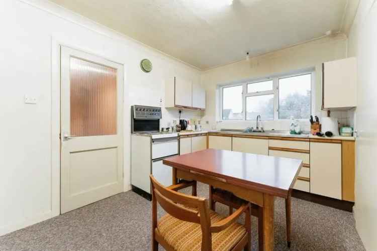 3 Bed House For Auction Enclosed Garden Fitted Wardrobes