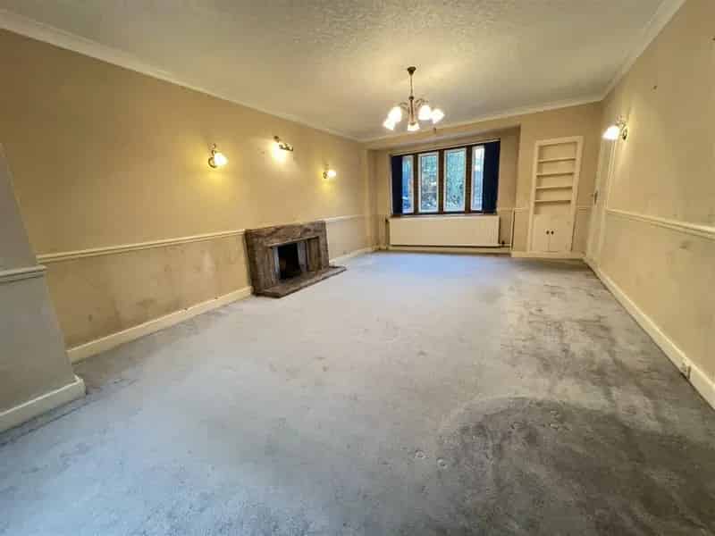7 Bedroom Detached House For Sale