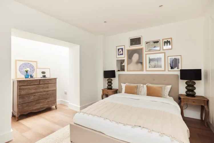 2-Bed Flat near Hammersmith Ravenscourt Park