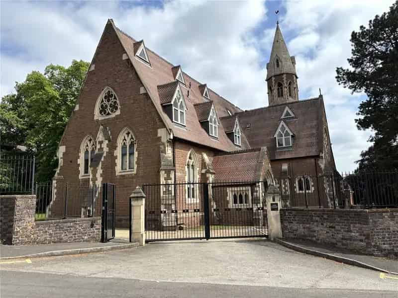4 Bedroom Apartment for Sale