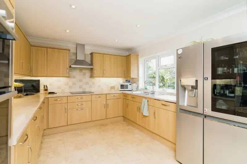 Five Bedroom Detached House Near Lowestoft Coastline