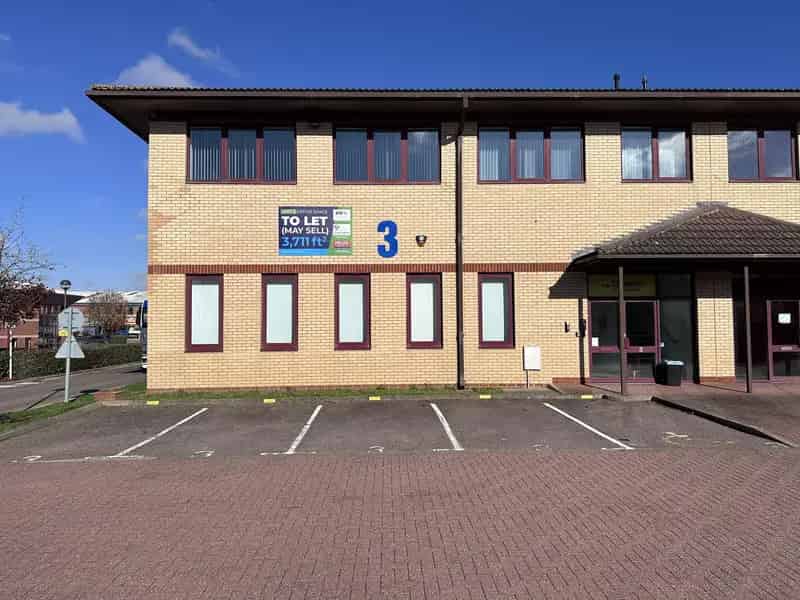 Modern Office Space 3711 Sq Ft 16 Parking Spaces