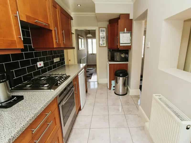 3-Bed Semi-Detached House Near M1J25 A52