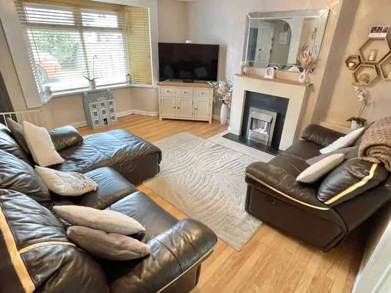 3 Bedroom Semi Detached House to Rent
