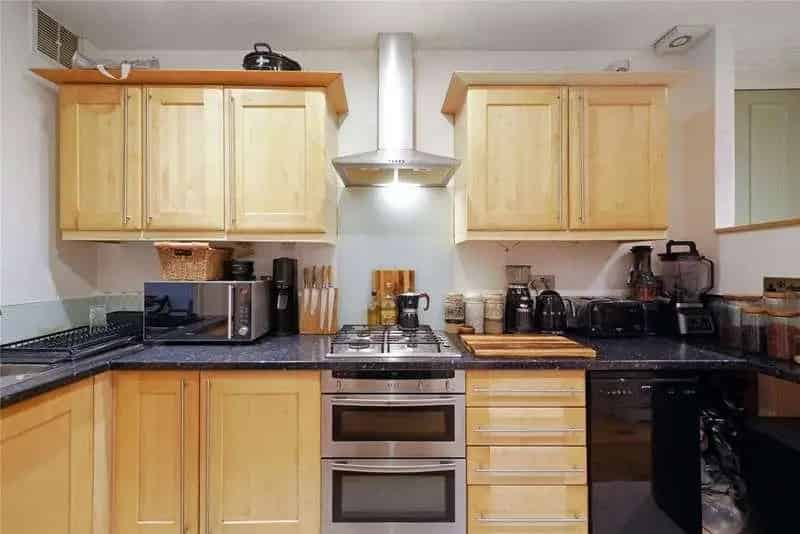 2 bed flat for sale