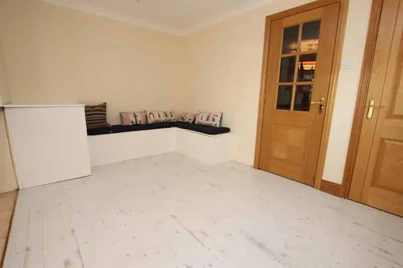 2 bedroom House
 To Let