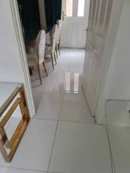 New Kitchen, Tiles & Underfloor Heating Near Transport