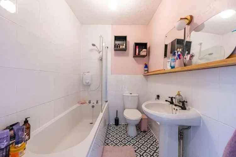1 Bed Flat for Sale Great Dunmow Allocated Parking
