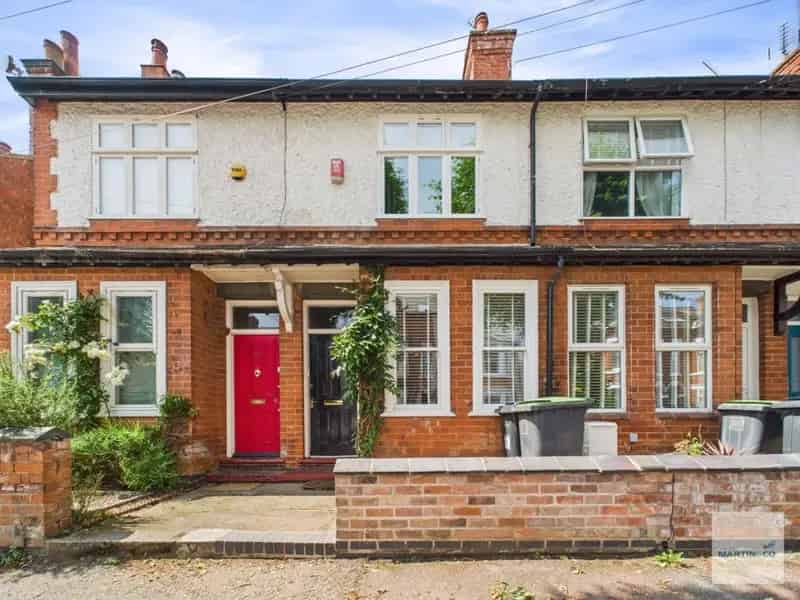3 Bedroom House For Sale Near Beeston Town Centre