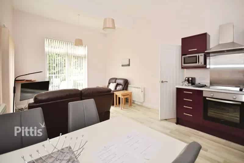 2 Bedroom Furnished Flat to Rent - Short Term Let Available