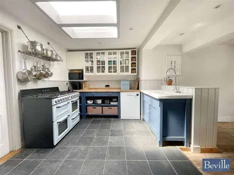 4 Bed House for Sale in Harpsden Near Henley