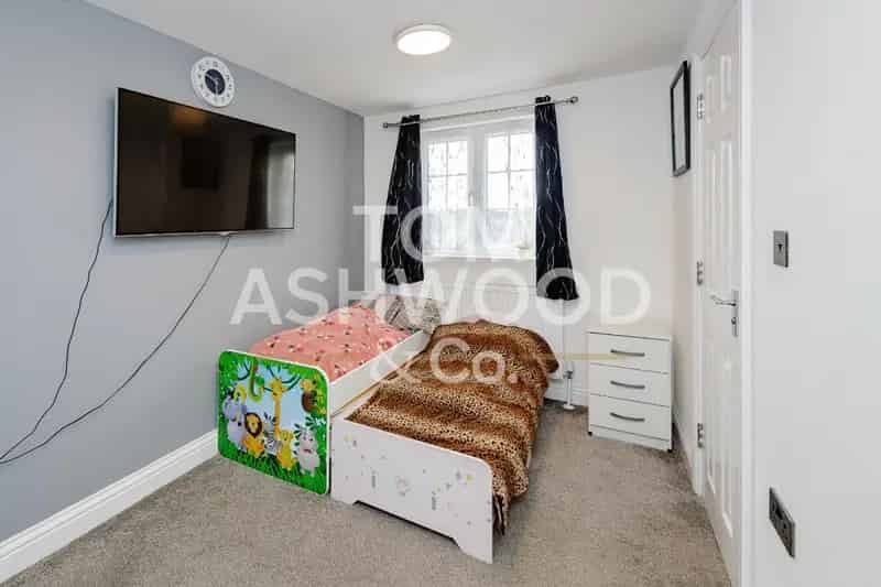 3 Bed Terrace House for Sale Near Greatfields Park